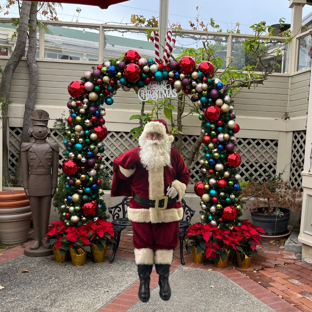 Santa Claus is Coming to Apple Farm